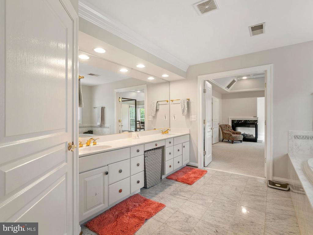 GLEN MEADOWS - Residential