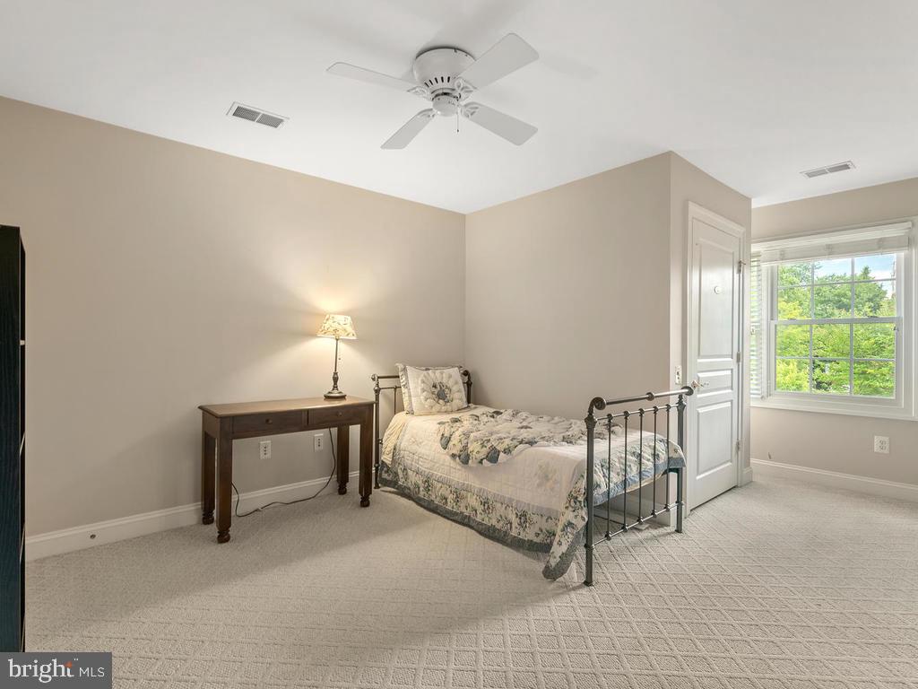 GLEN MEADOWS - Residential