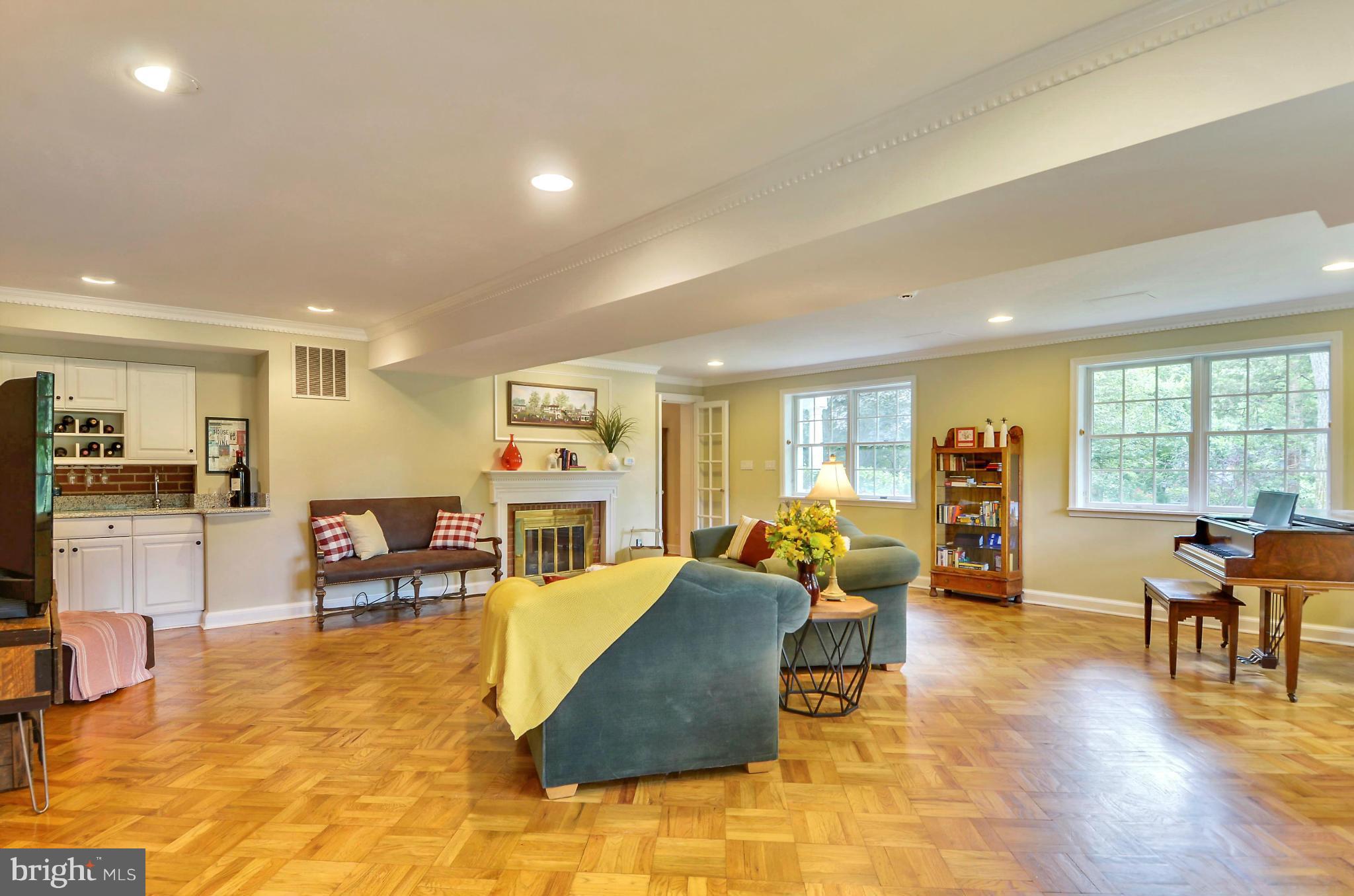 KENSINGTON - Residential