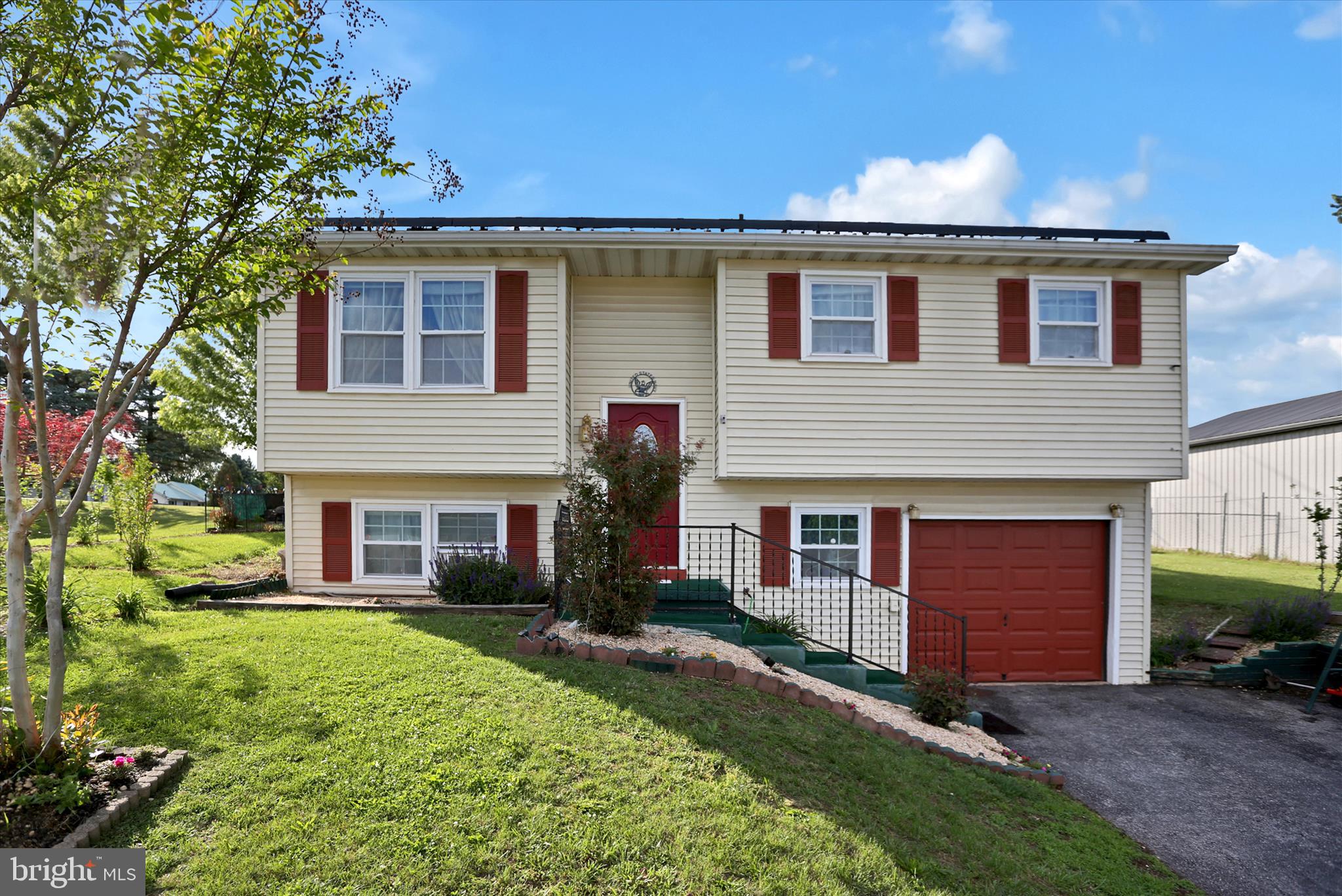 SUNRISE ACRES - Residential