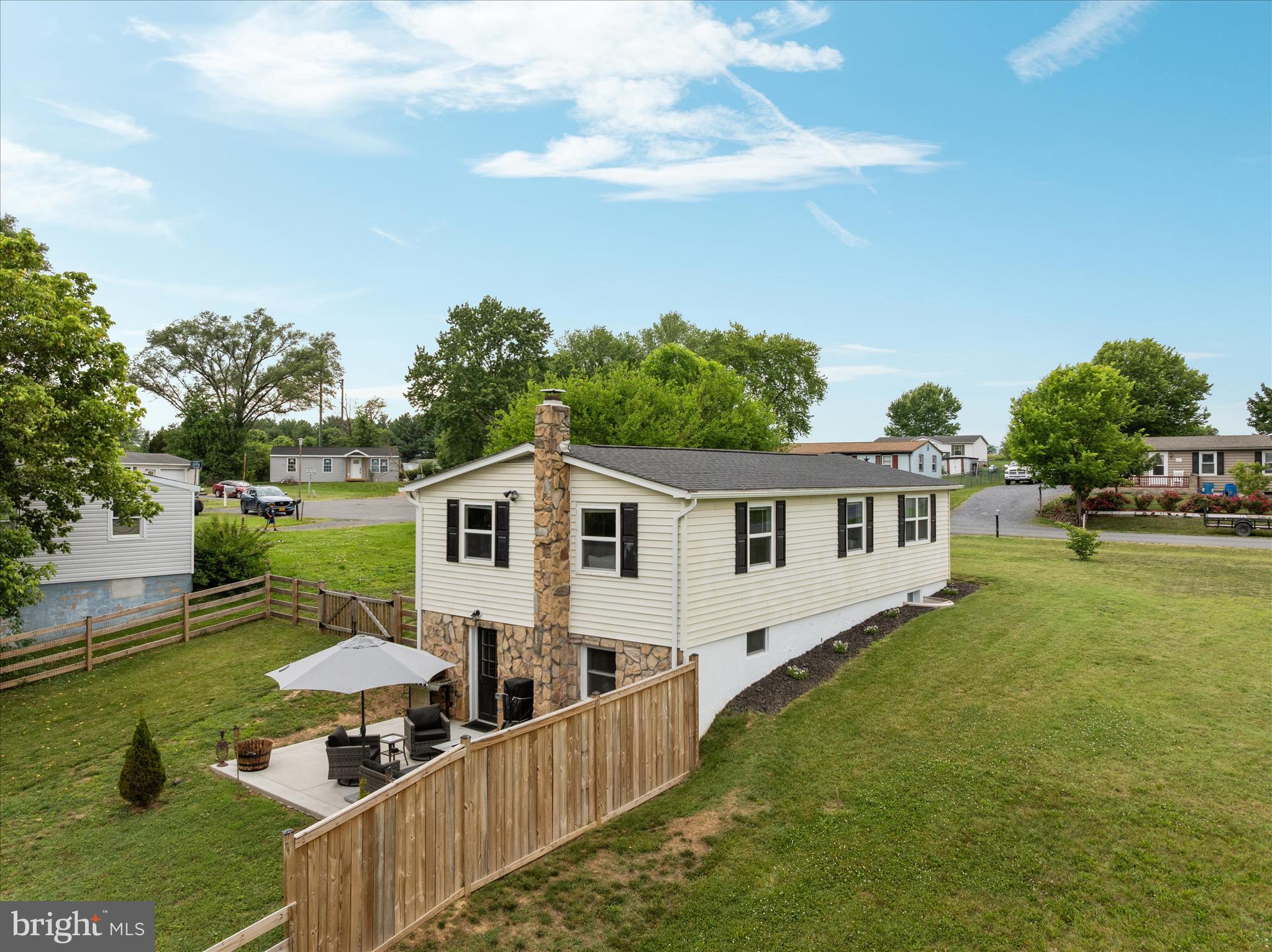 DUTCH LANE - Residential