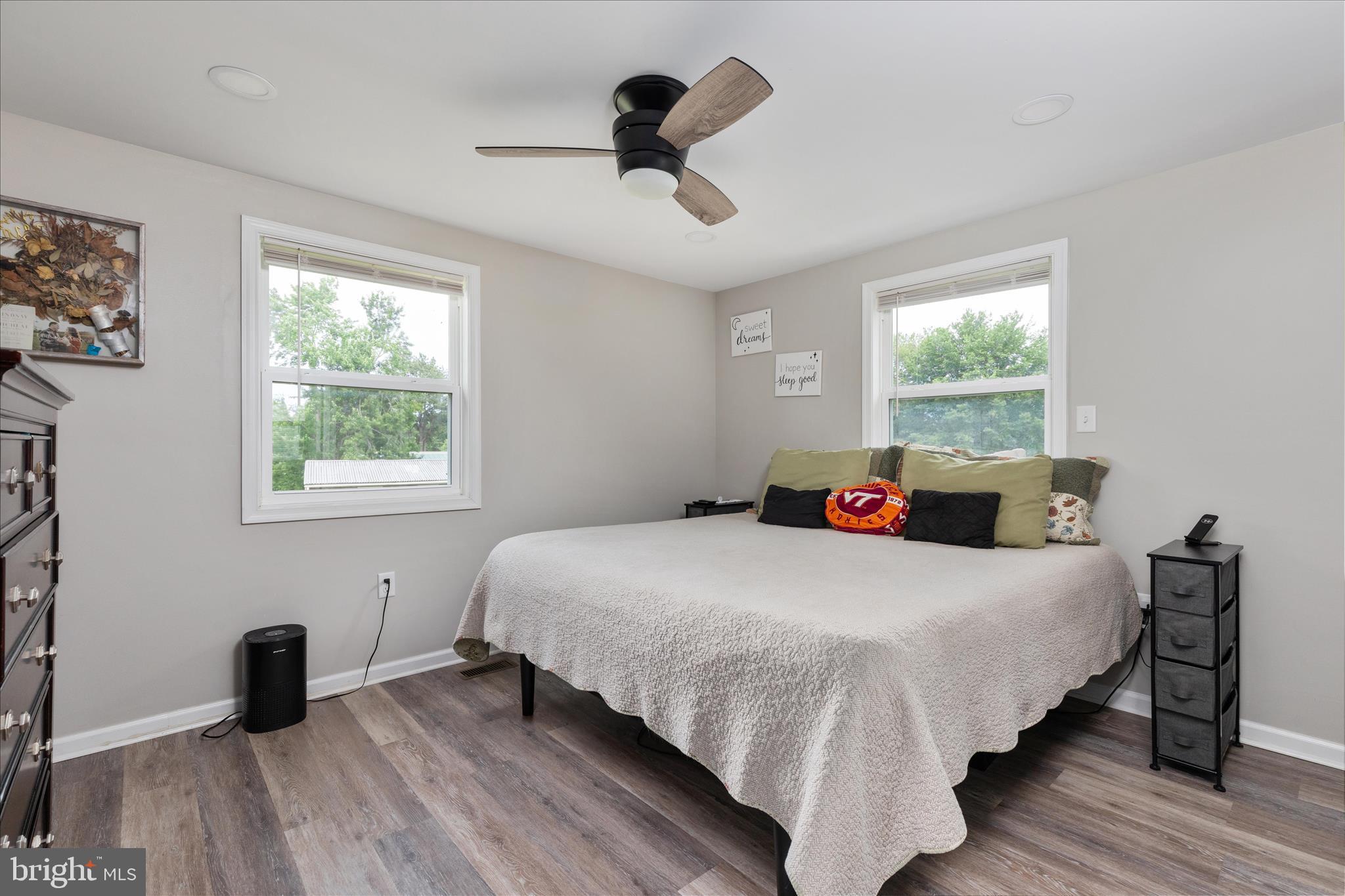 DUTCH LANE - Residential
