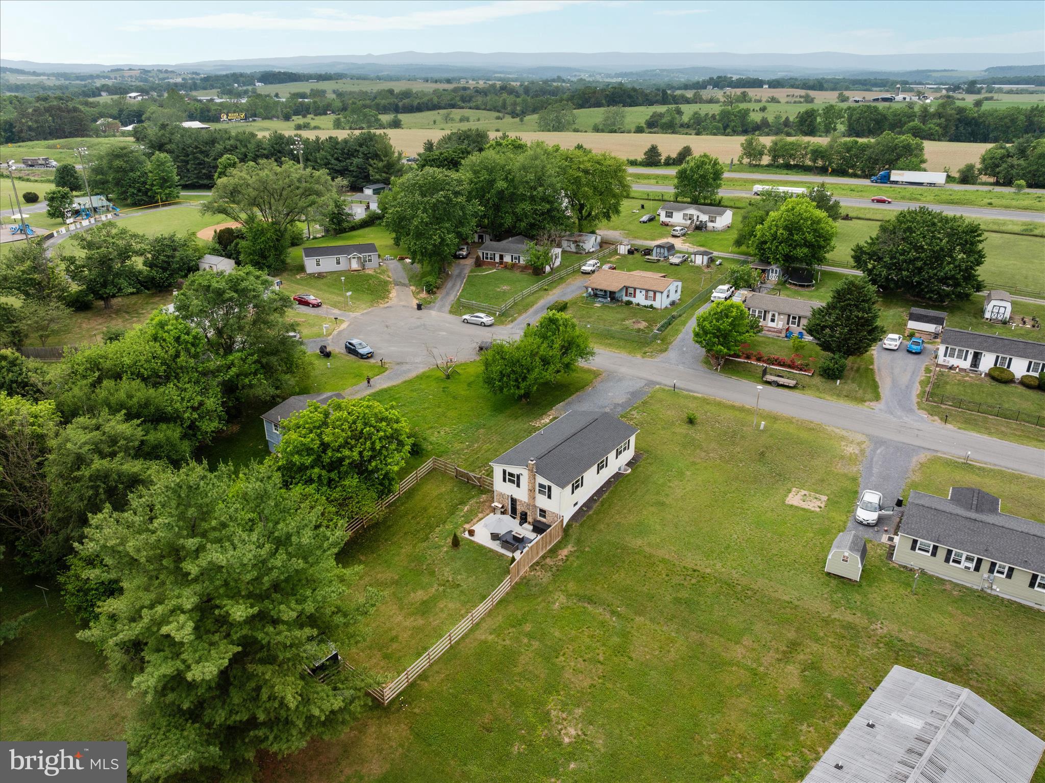 DUTCH LANE - Residential