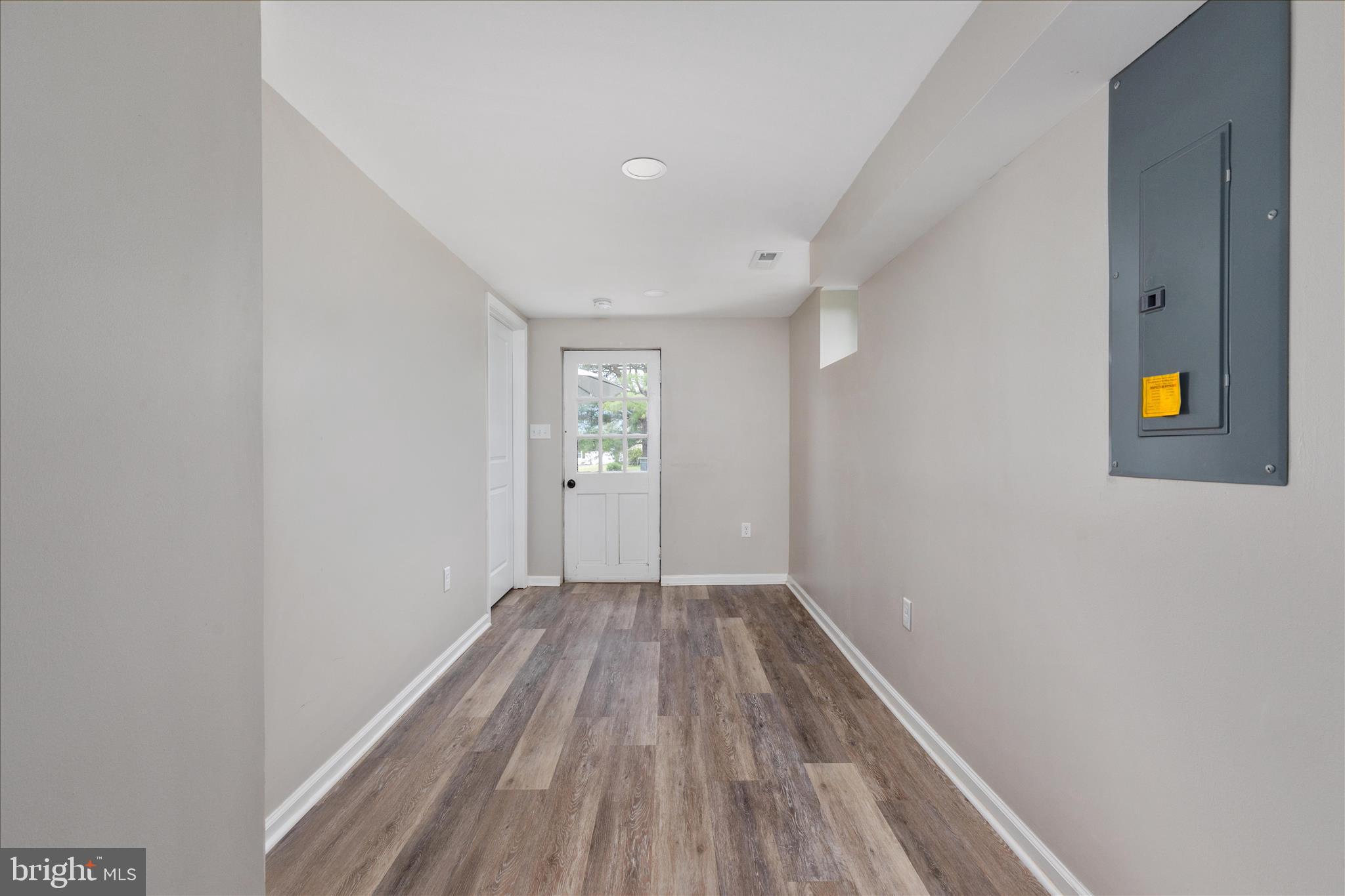 DUTCH LANE - Residential
