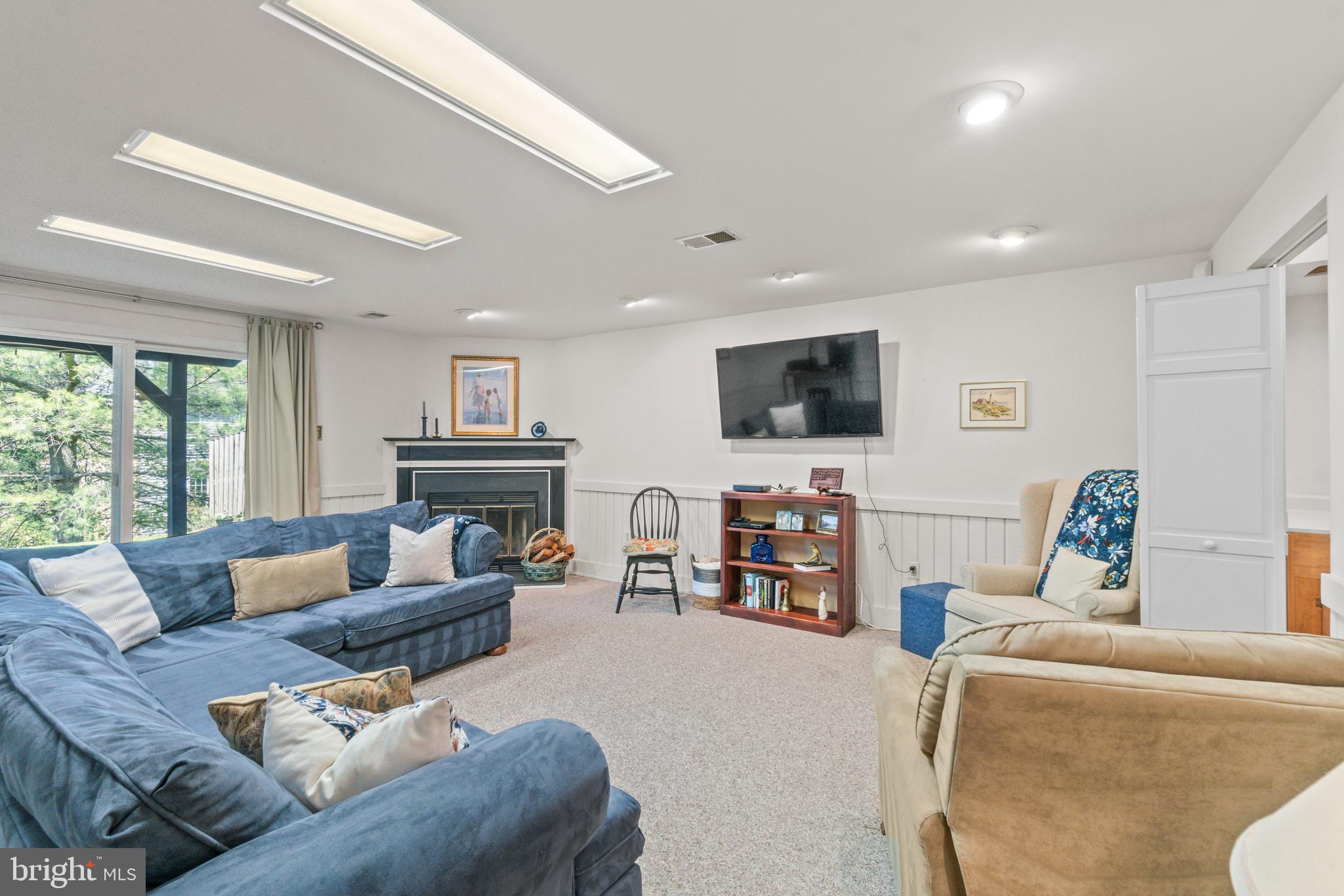 CROMWELL STATION - Residential
