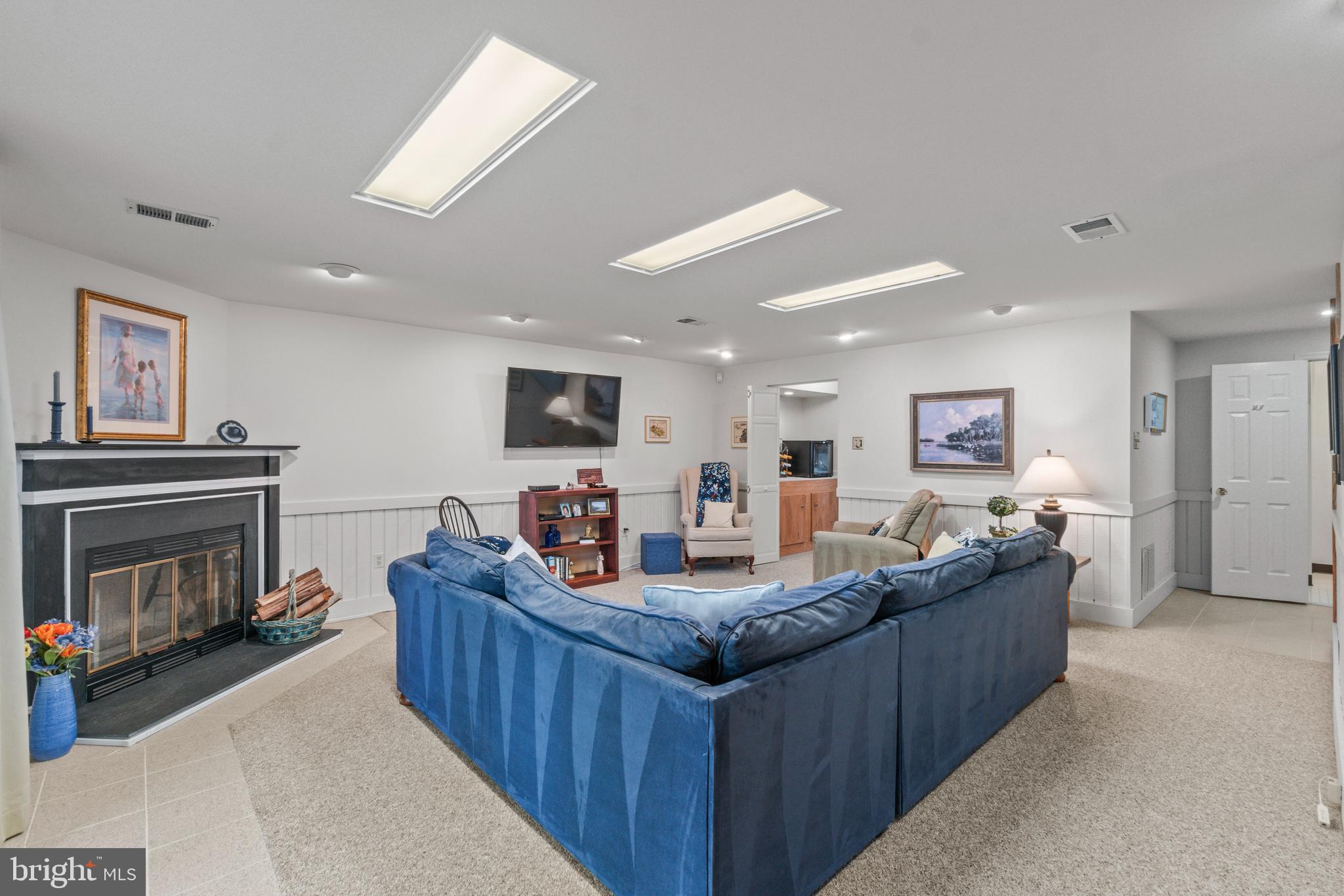 CROMWELL STATION - Residential