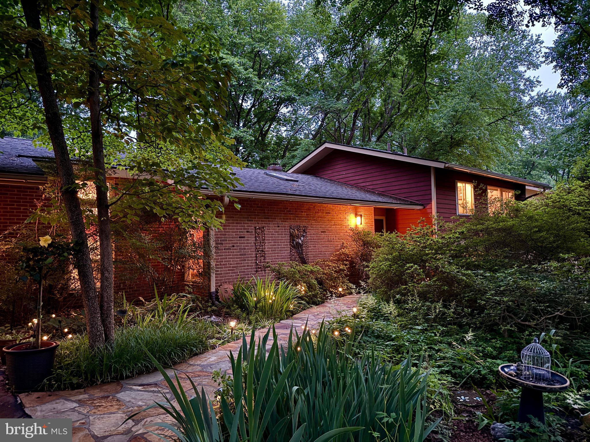 CARDEROCK SPRINGS - Residential