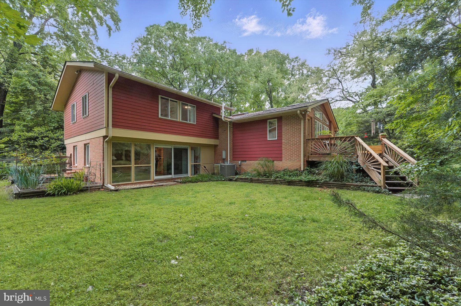 CARDEROCK SPRINGS - Residential