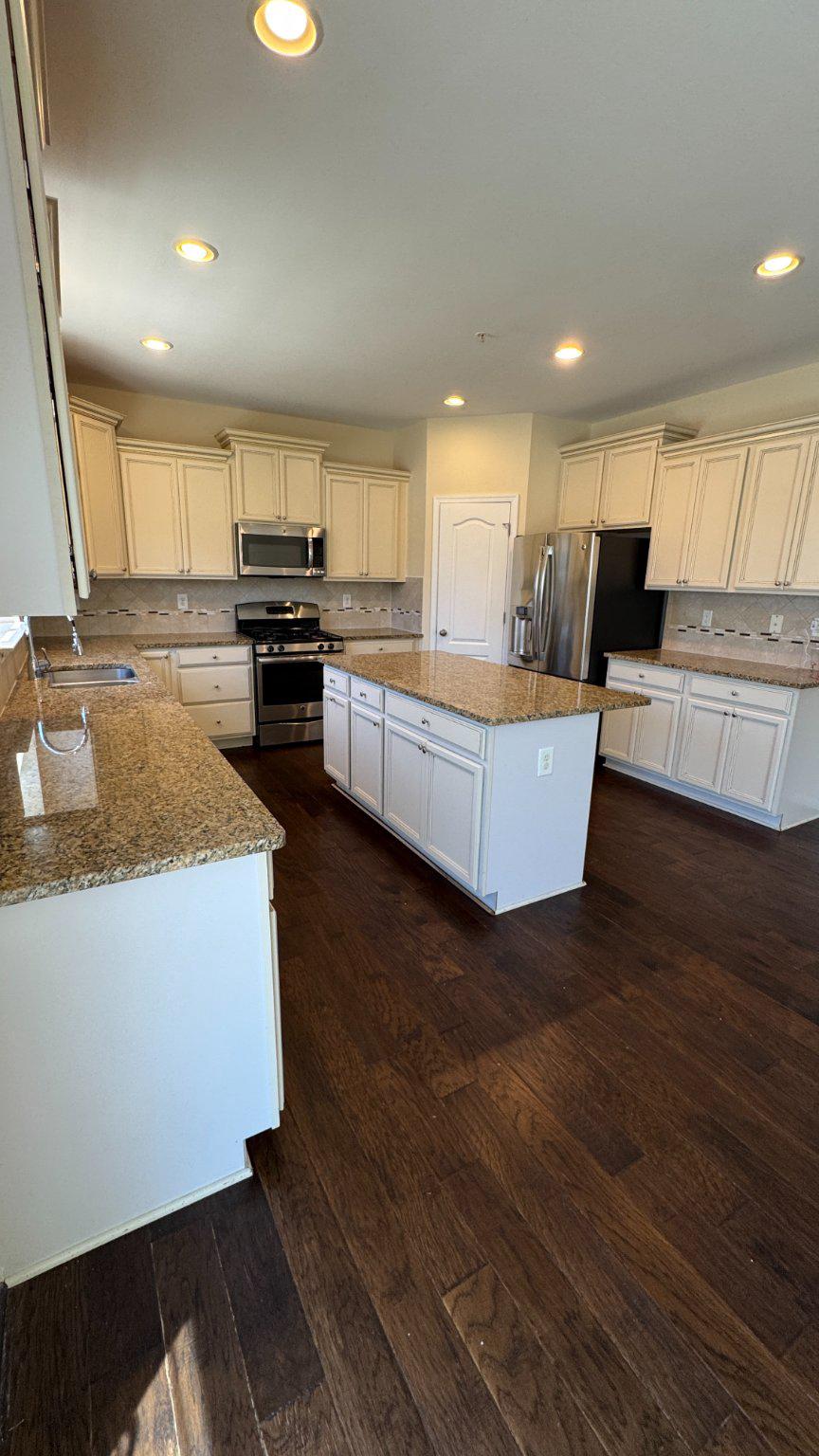 ST. CHARLES, GLENEAGLES SOUTH - Residential