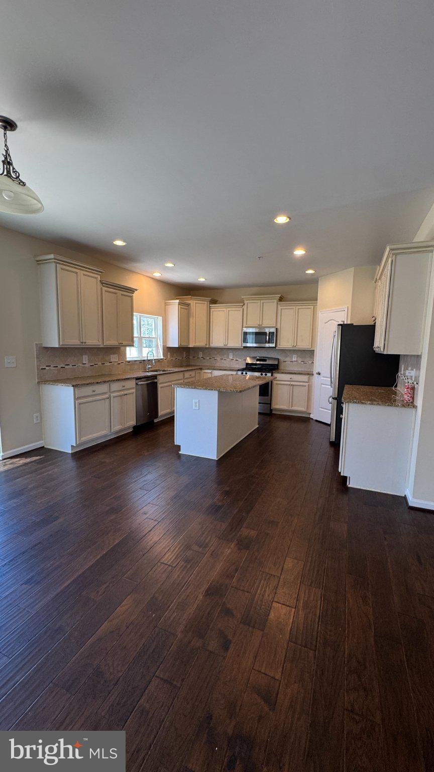 ST. CHARLES, GLENEAGLES SOUTH - Residential