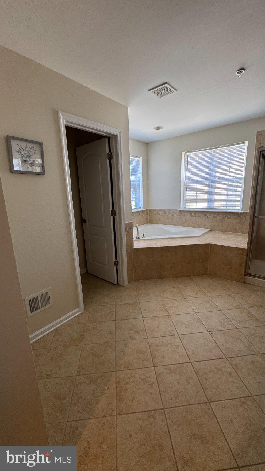 ST. CHARLES, GLENEAGLES SOUTH - Residential