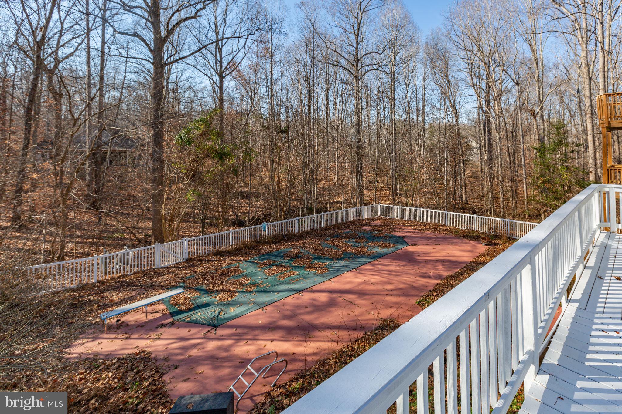 ROLLING WOODS - Residential