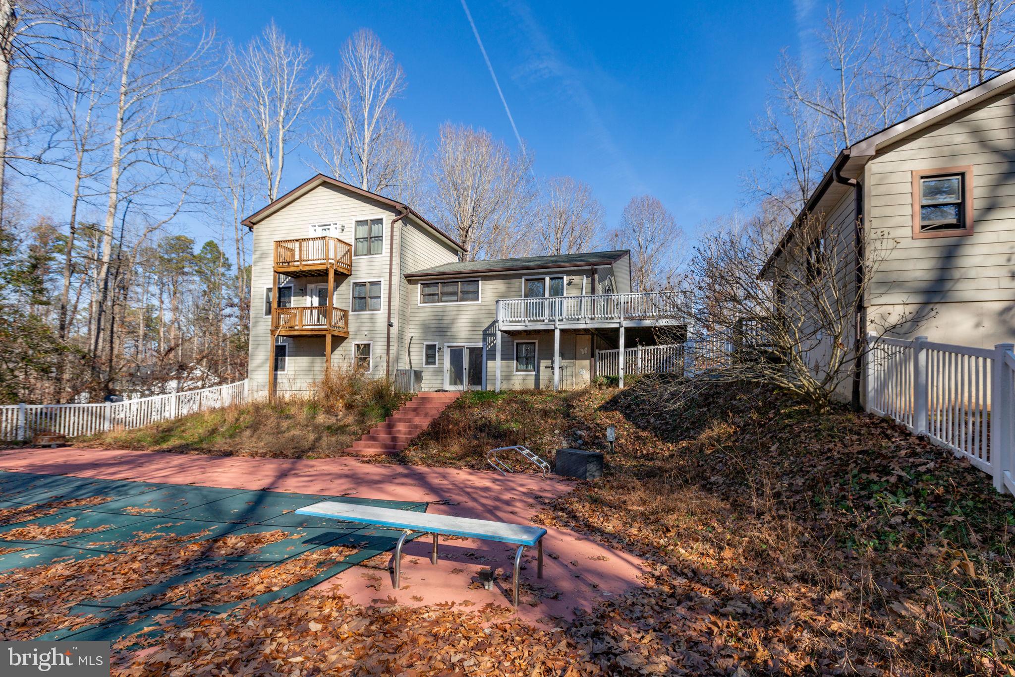 ROLLING WOODS - Residential