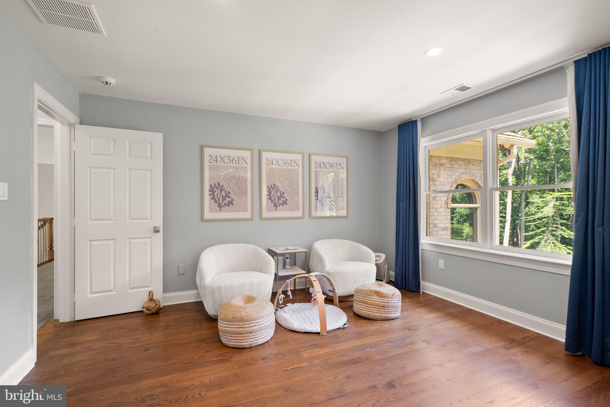 BEACH MILL HILL - Residential