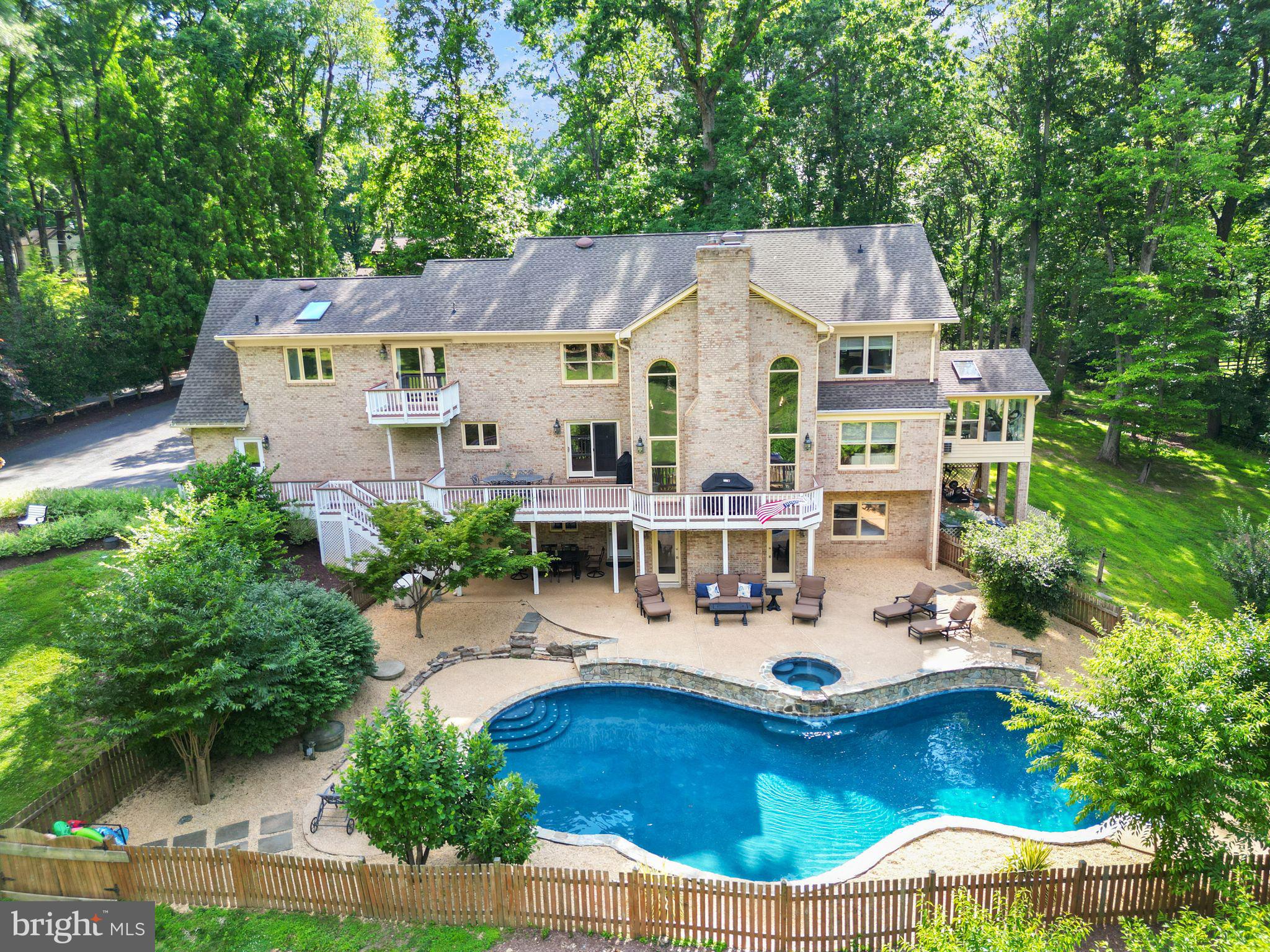 BEACH MILL HILL - Residential