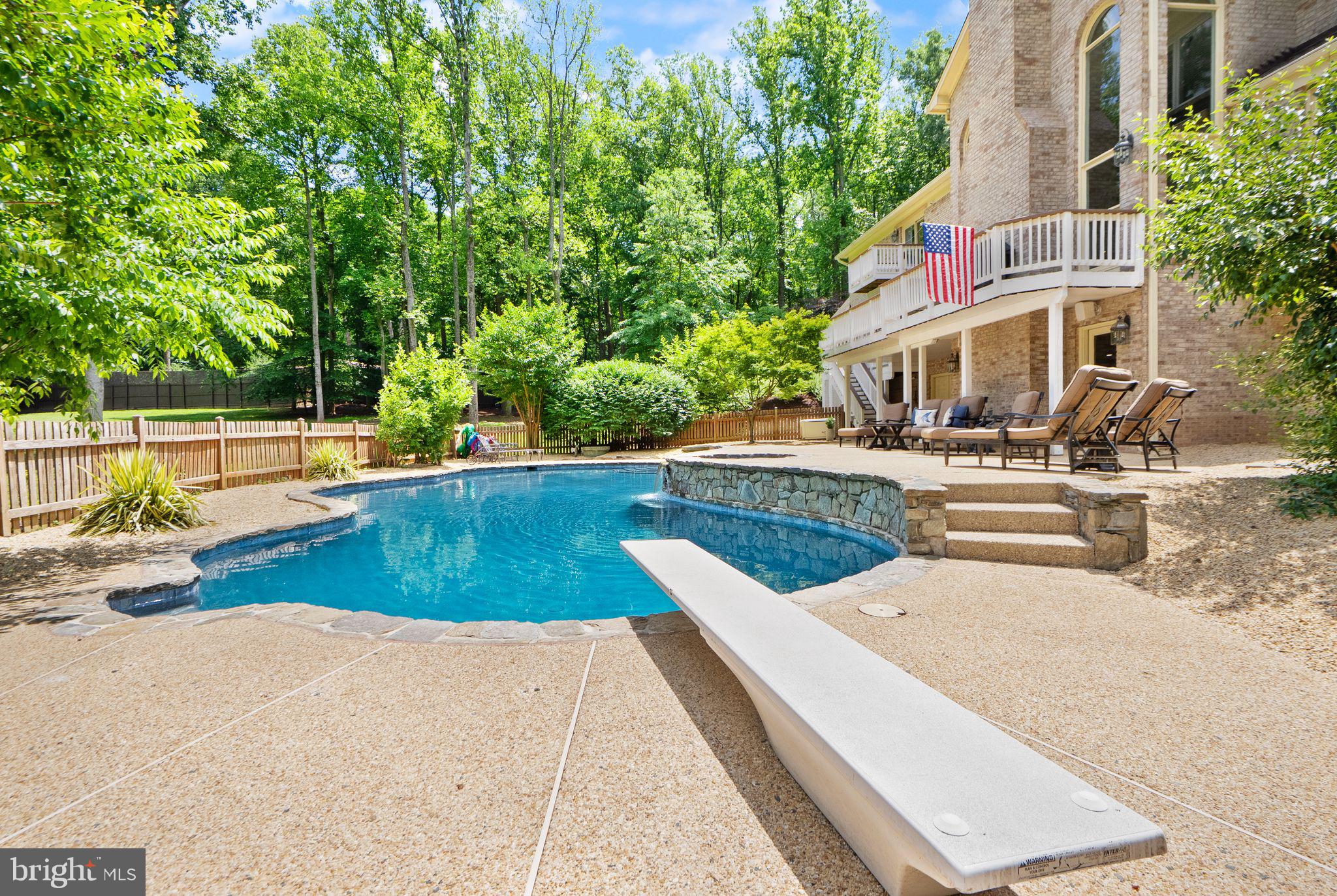 BEACH MILL HILL - Residential