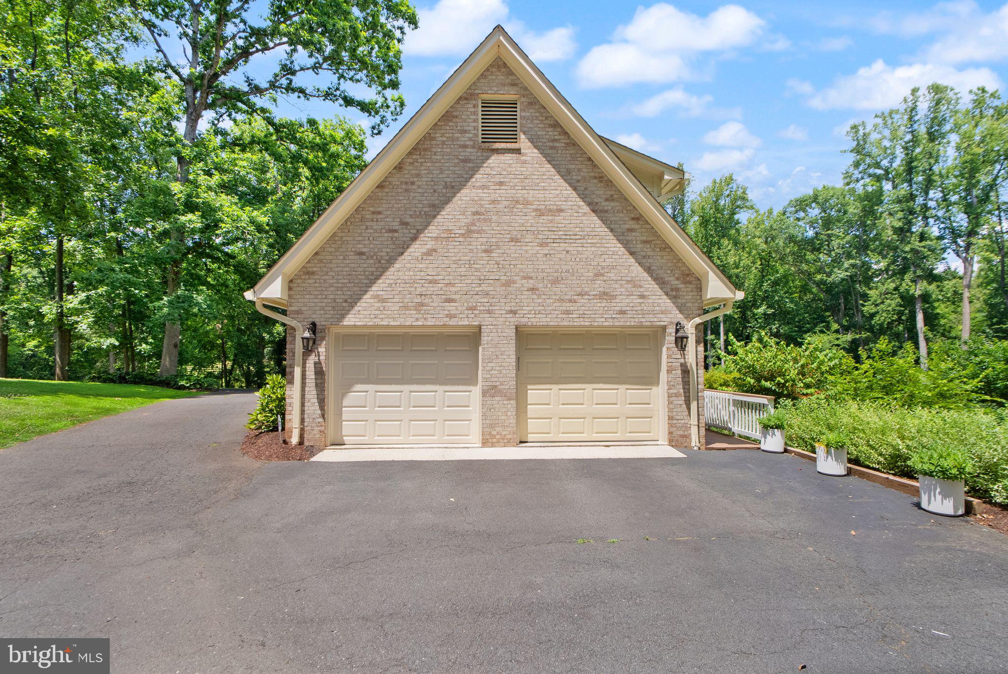 BEACH MILL HILL - Residential