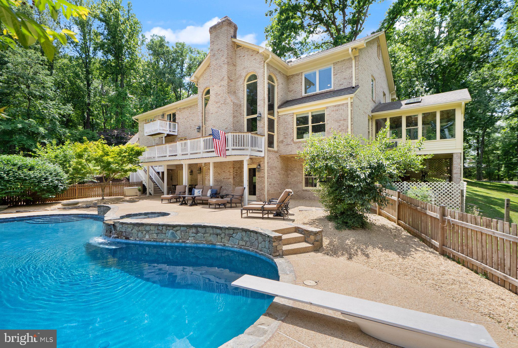BEACH MILL HILL - Residential