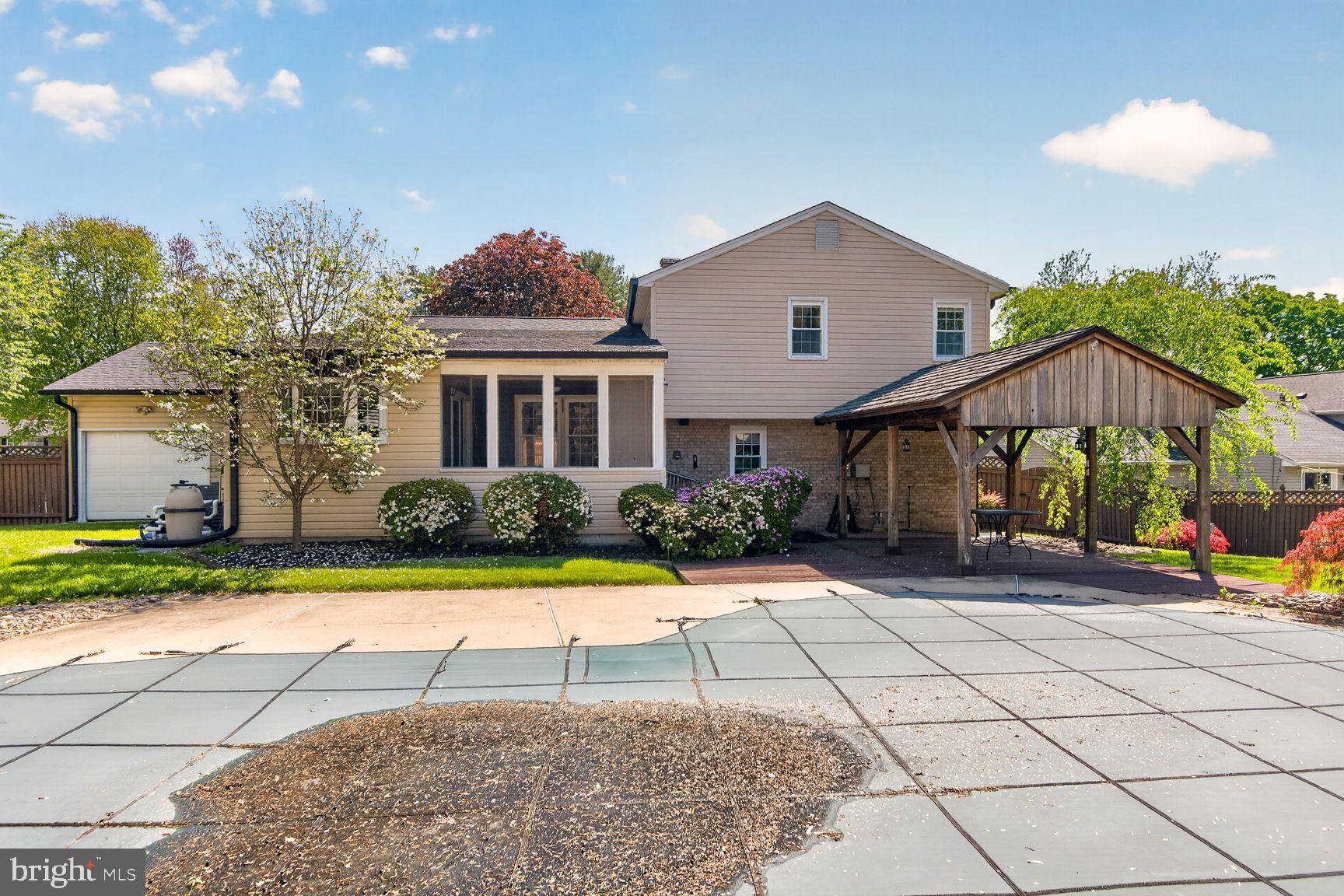 STONEGATE - Residential
