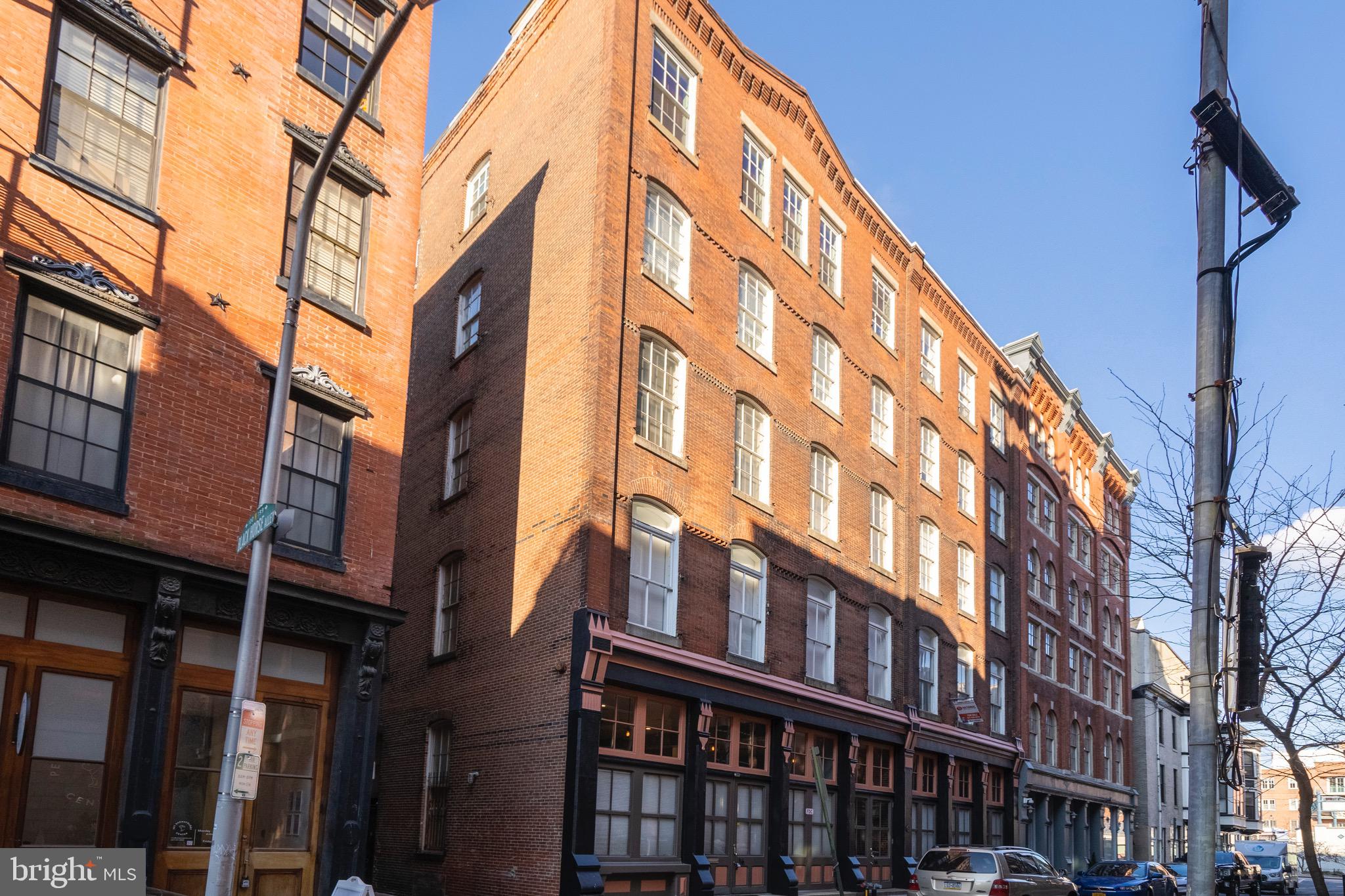 OLD CITY - Commercial Sale