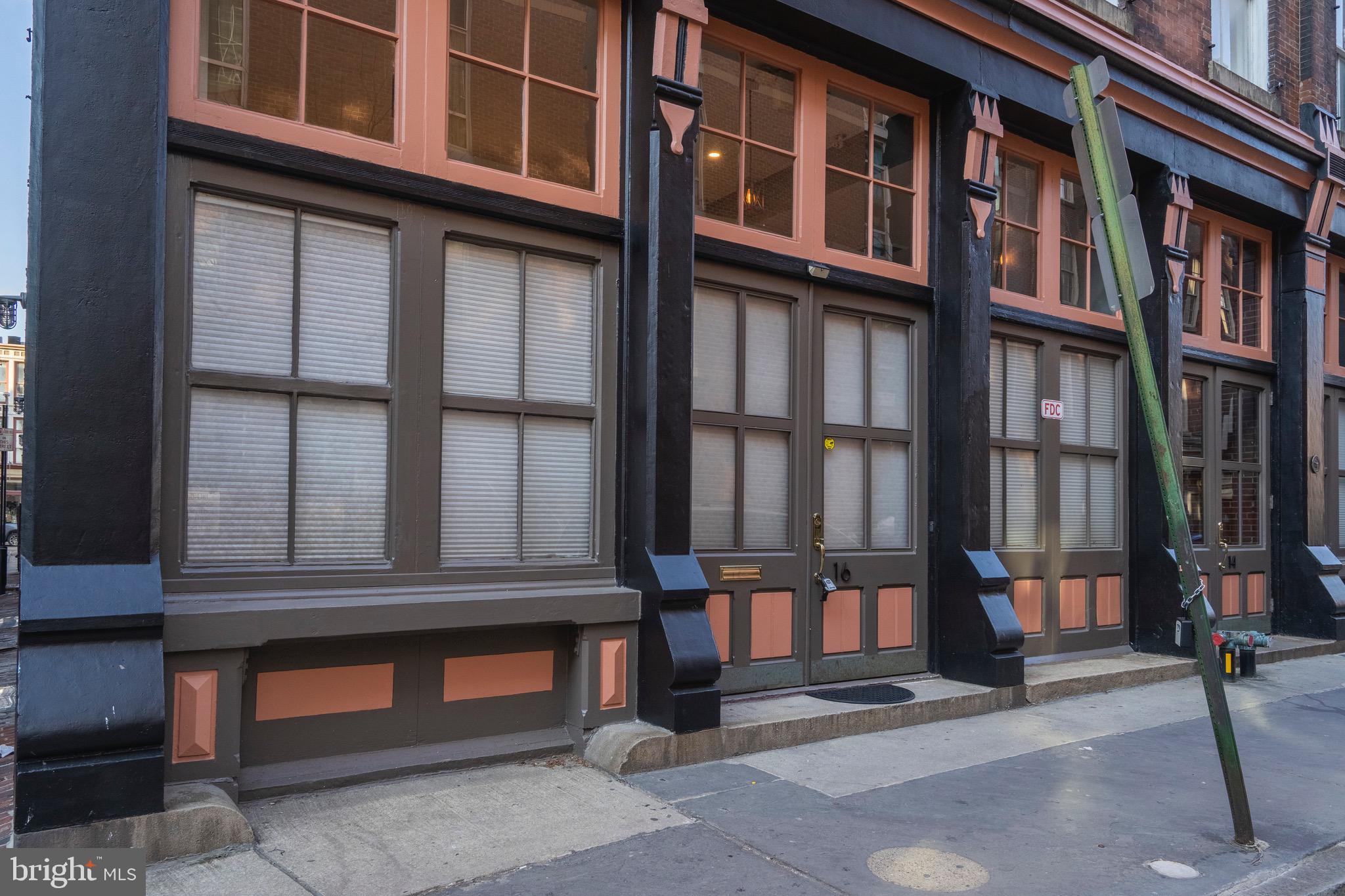 OLD CITY - Commercial Sale