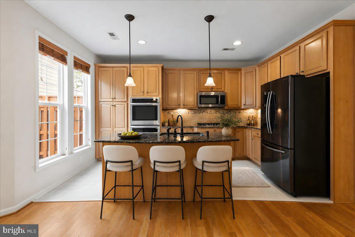 LANSDOWNE TOWN CENTER - Residential