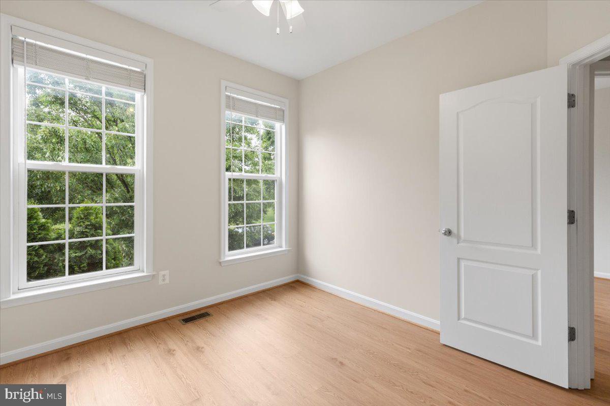 LANSDOWNE TOWN CENTER - Residential