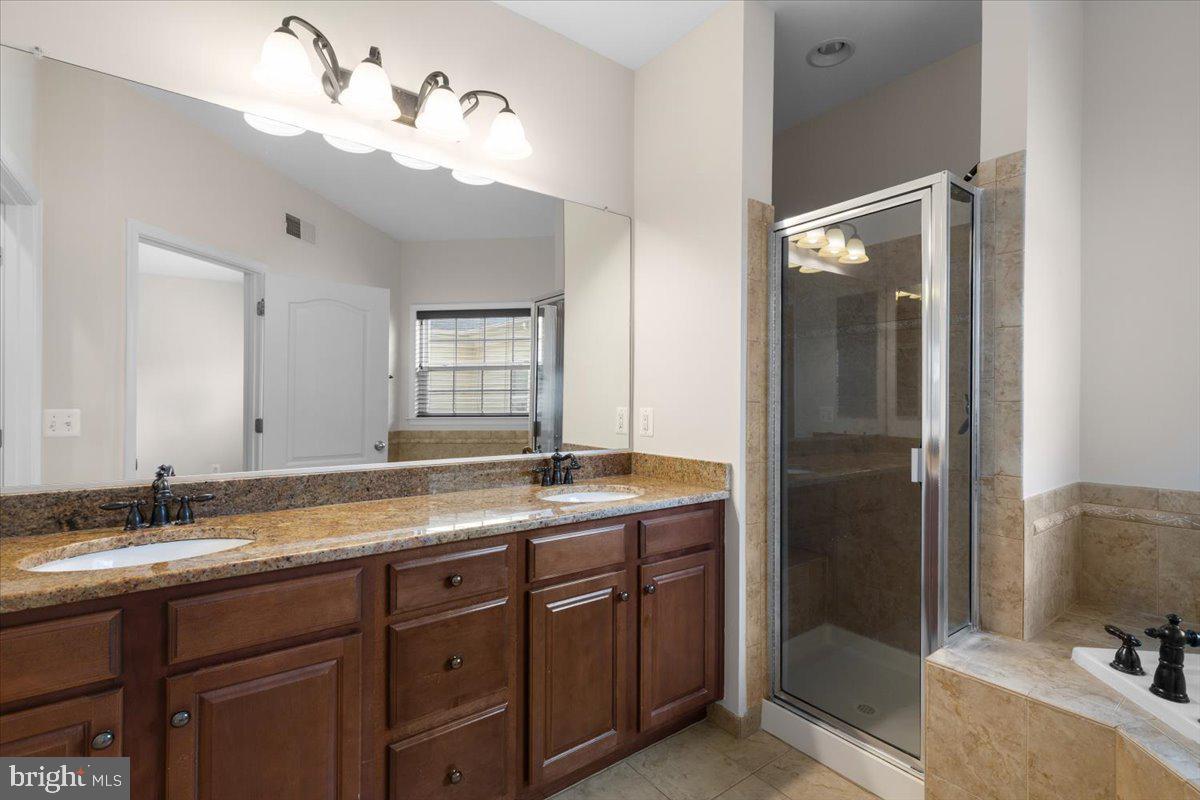 LANSDOWNE TOWN CENTER - Residential