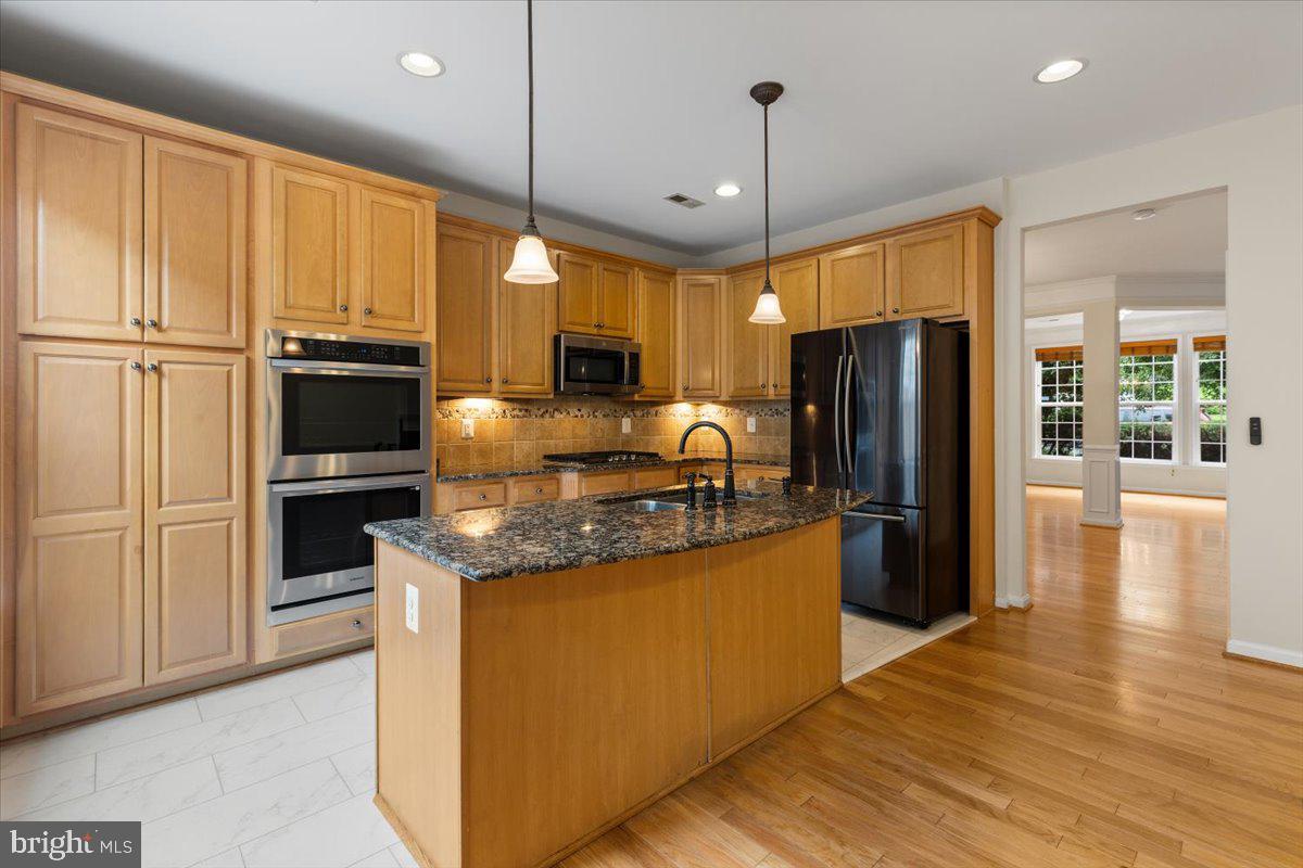 LANSDOWNE TOWN CENTER - Residential