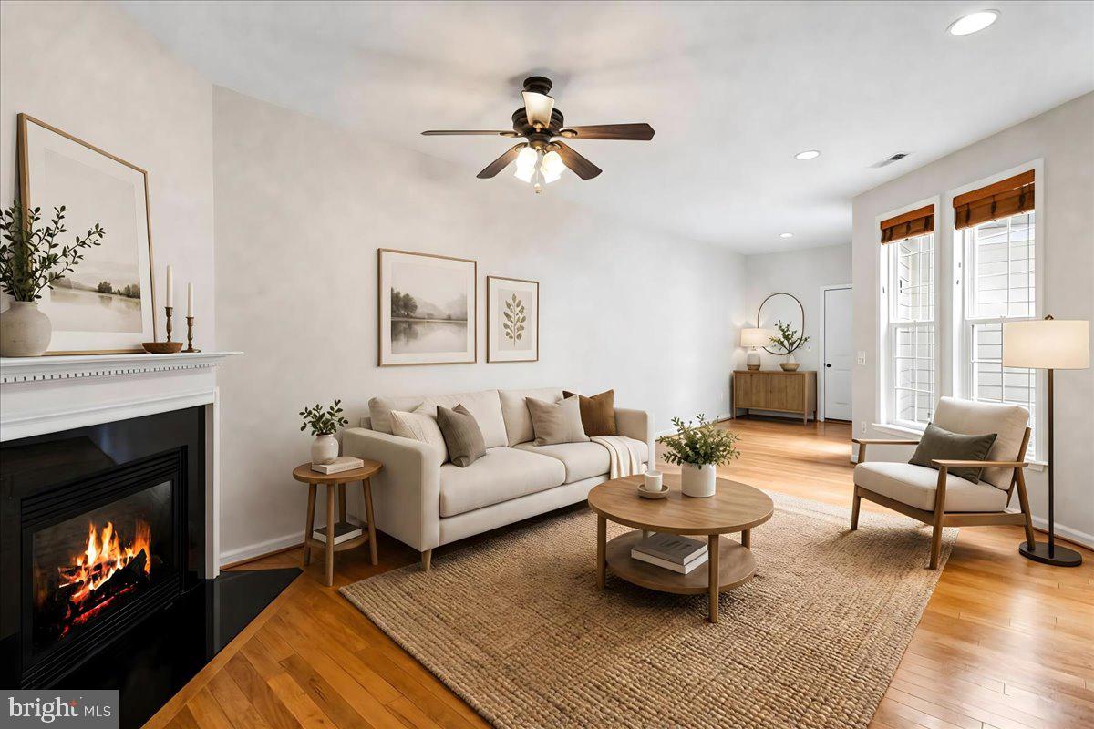 LANSDOWNE TOWN CENTER - Residential