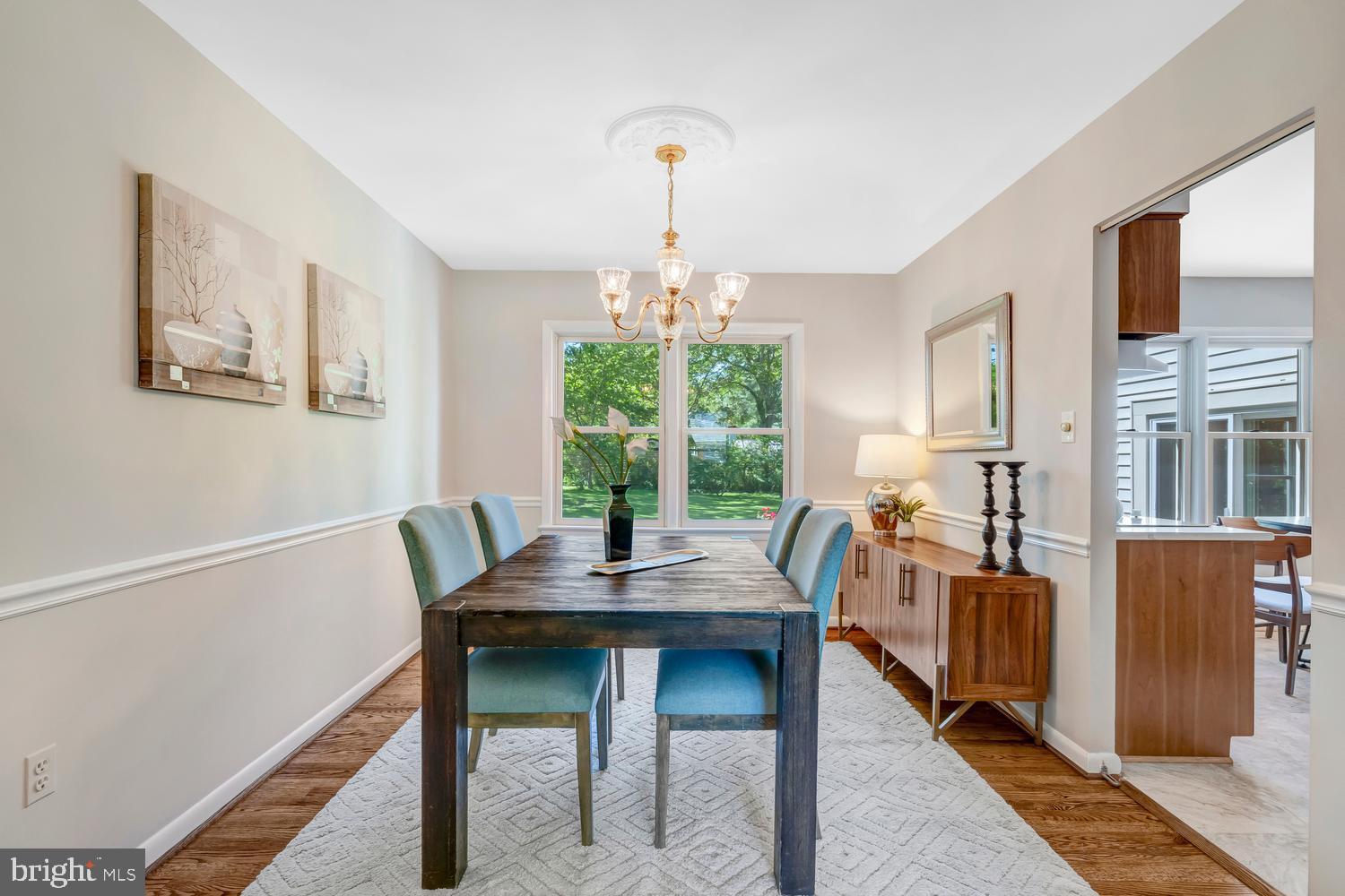 MANOR LAKE - Residential