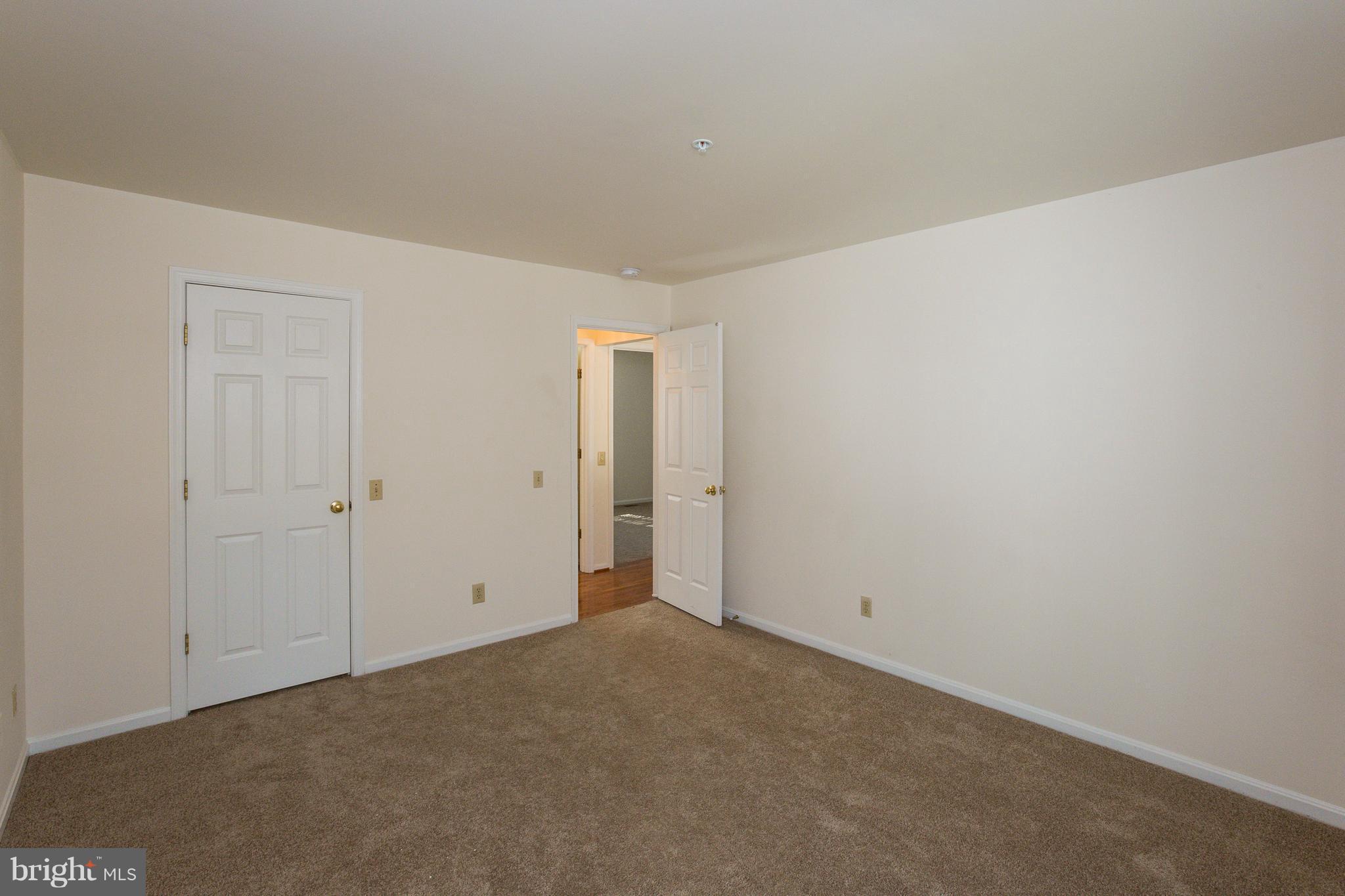 RUSSETT - Residential