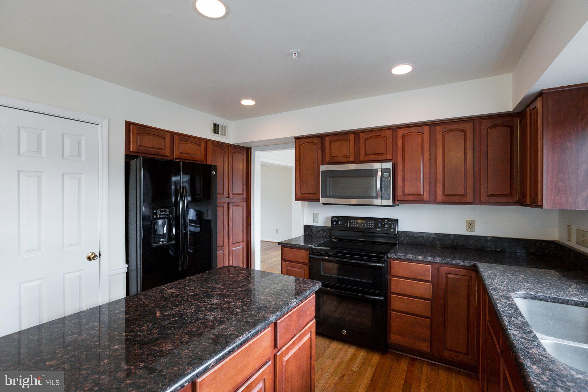 RUSSETT - Residential