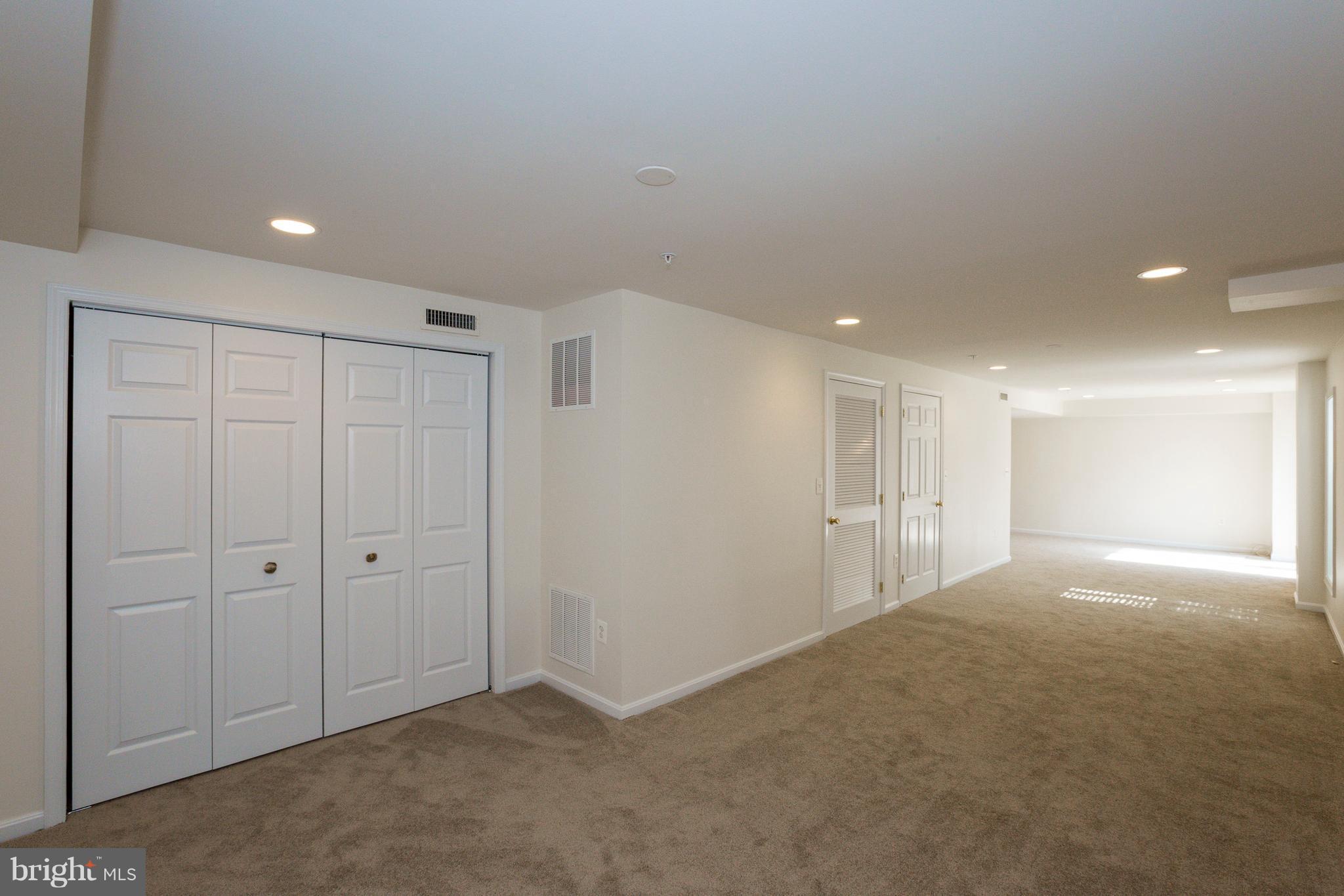 RUSSETT - Residential