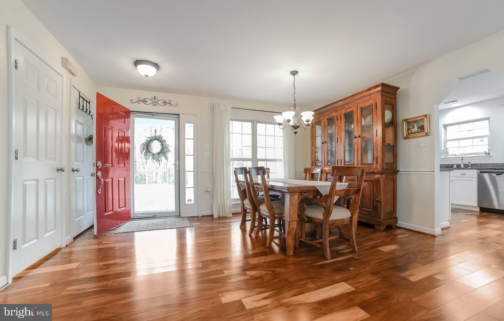 QUEEN TREE LANDING - Residential