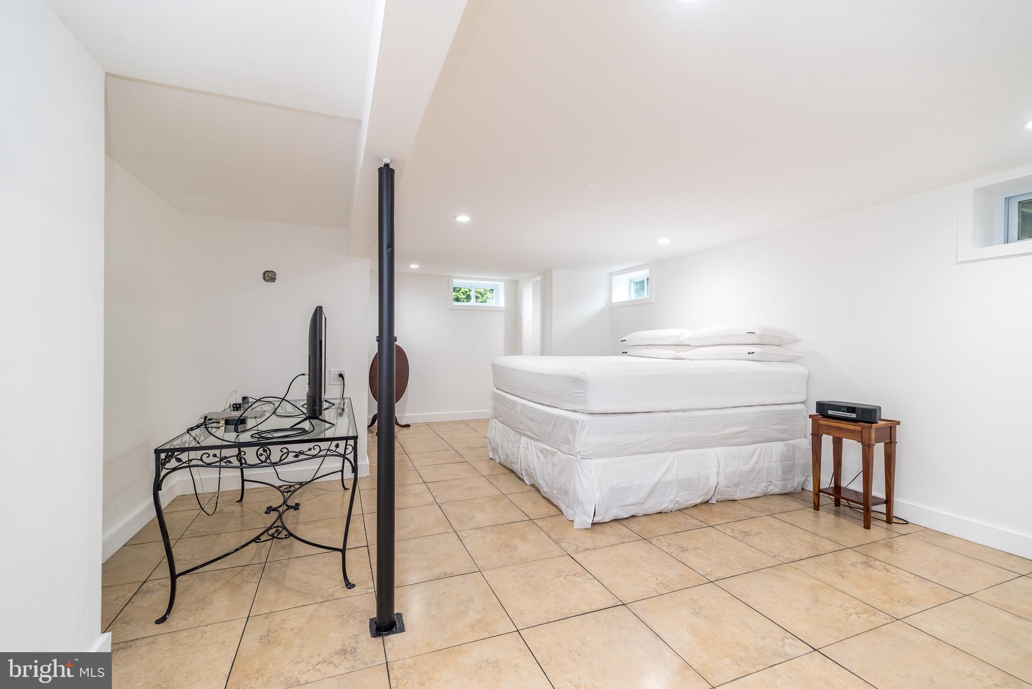 BEDMINSTER - Residential