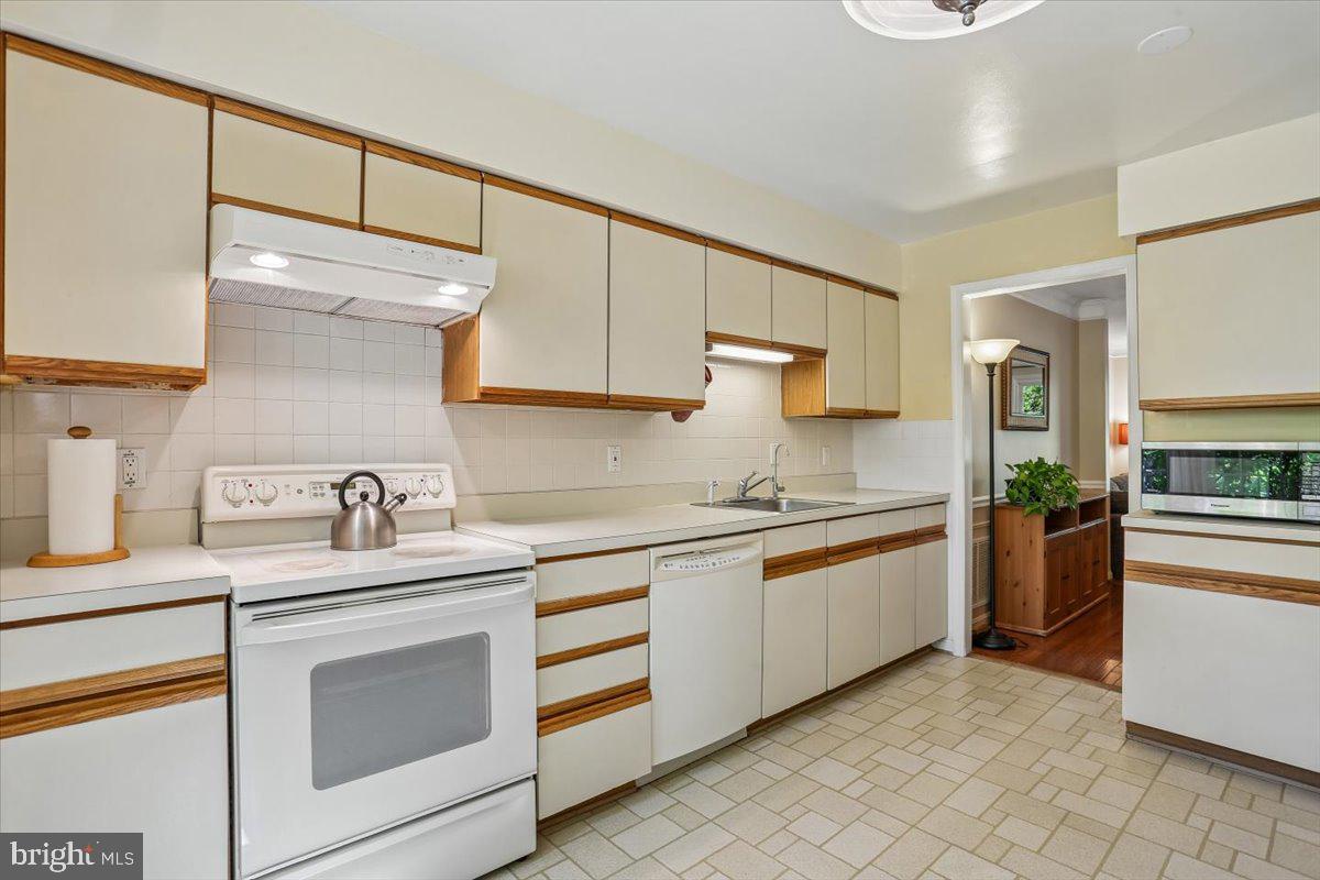 FLINT LEDGE ESTATES - Residential