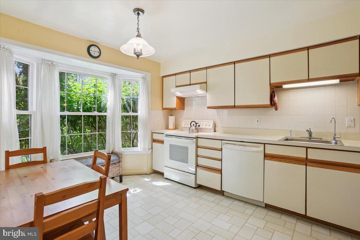 FLINT LEDGE ESTATES - Residential