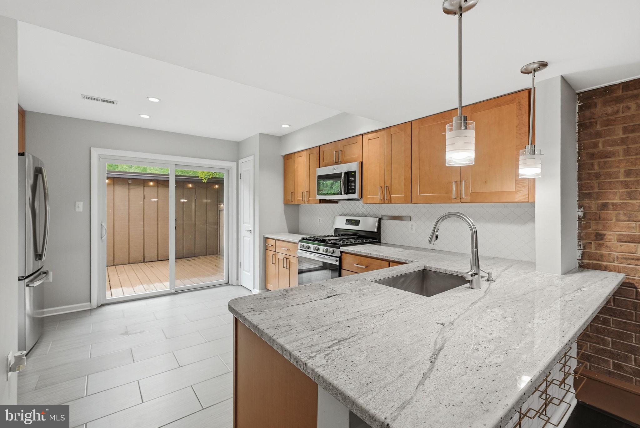 RESTON - Residential