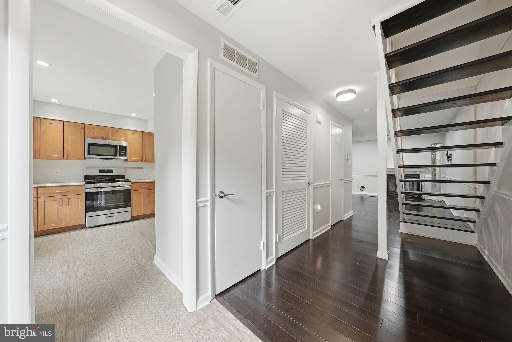 RESTON - Residential