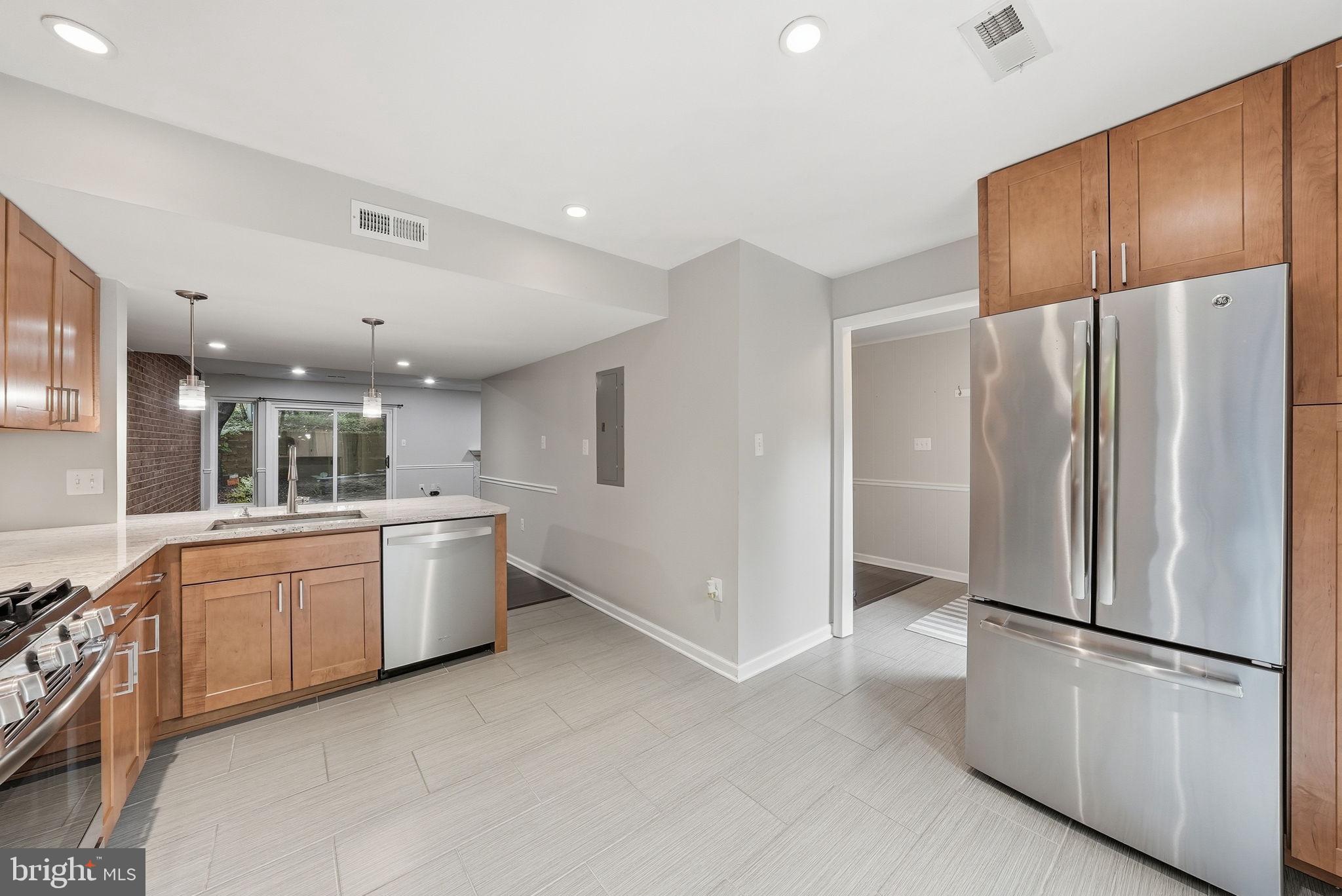 RESTON - Residential