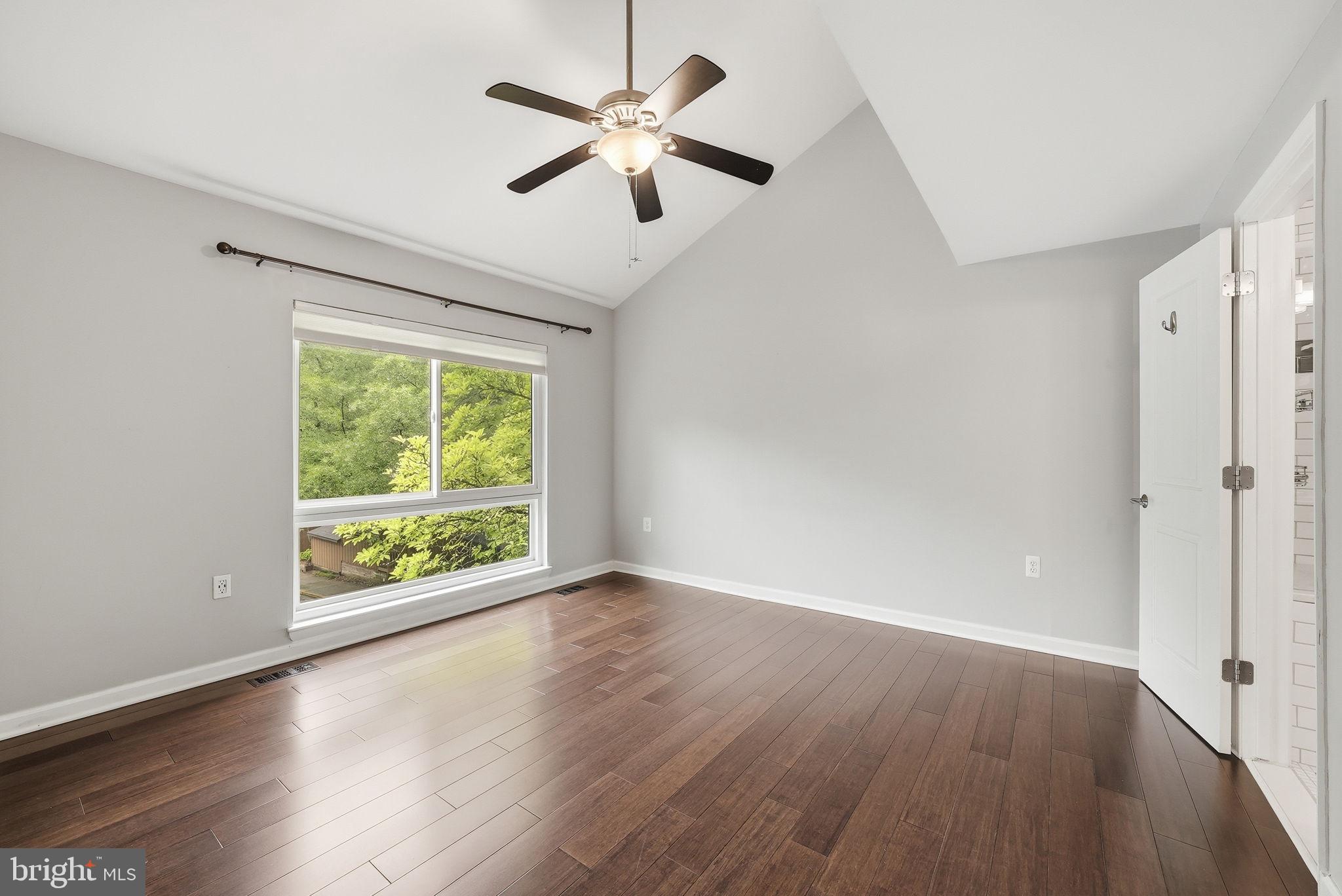 RESTON - Residential