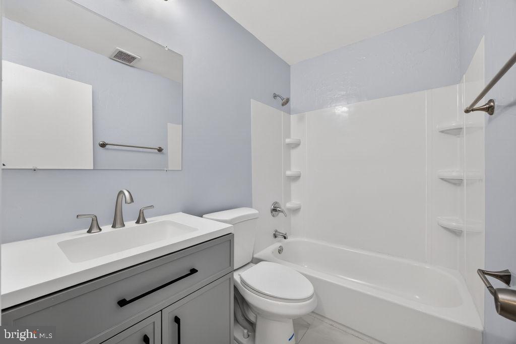 SHADY GROVE VILLAGE - Residential