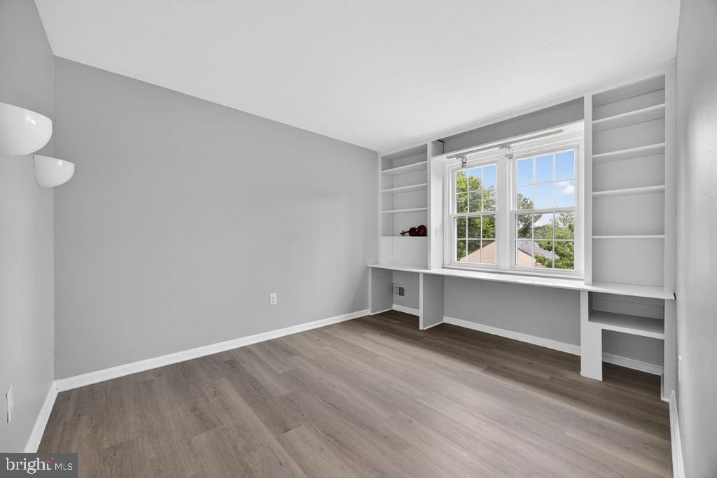 SHADY GROVE VILLAGE - Residential