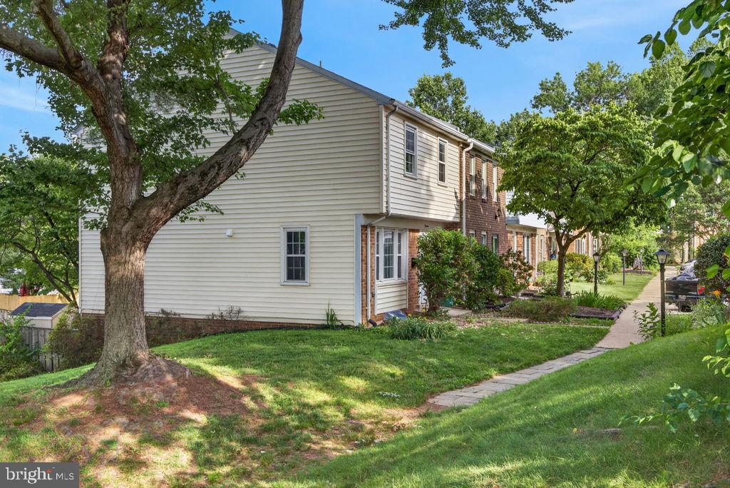 SHADY GROVE VILLAGE - Residential