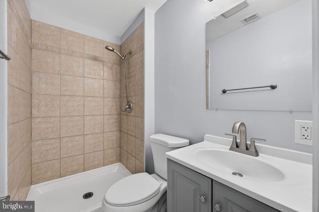 SHADY GROVE VILLAGE - Residential