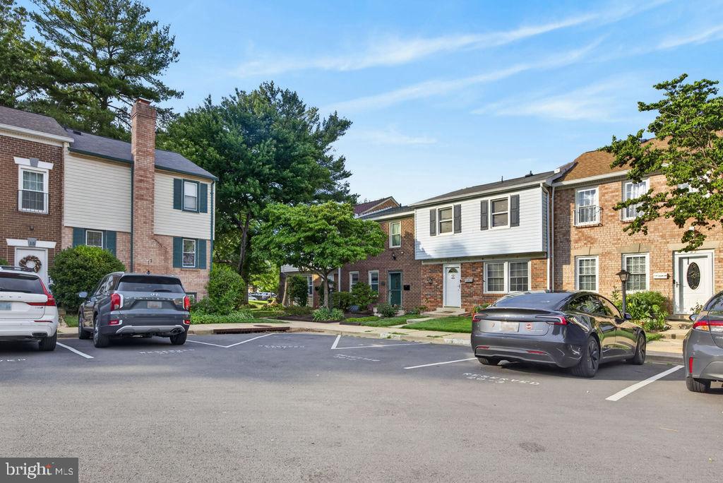 SHADY GROVE VILLAGE - Residential