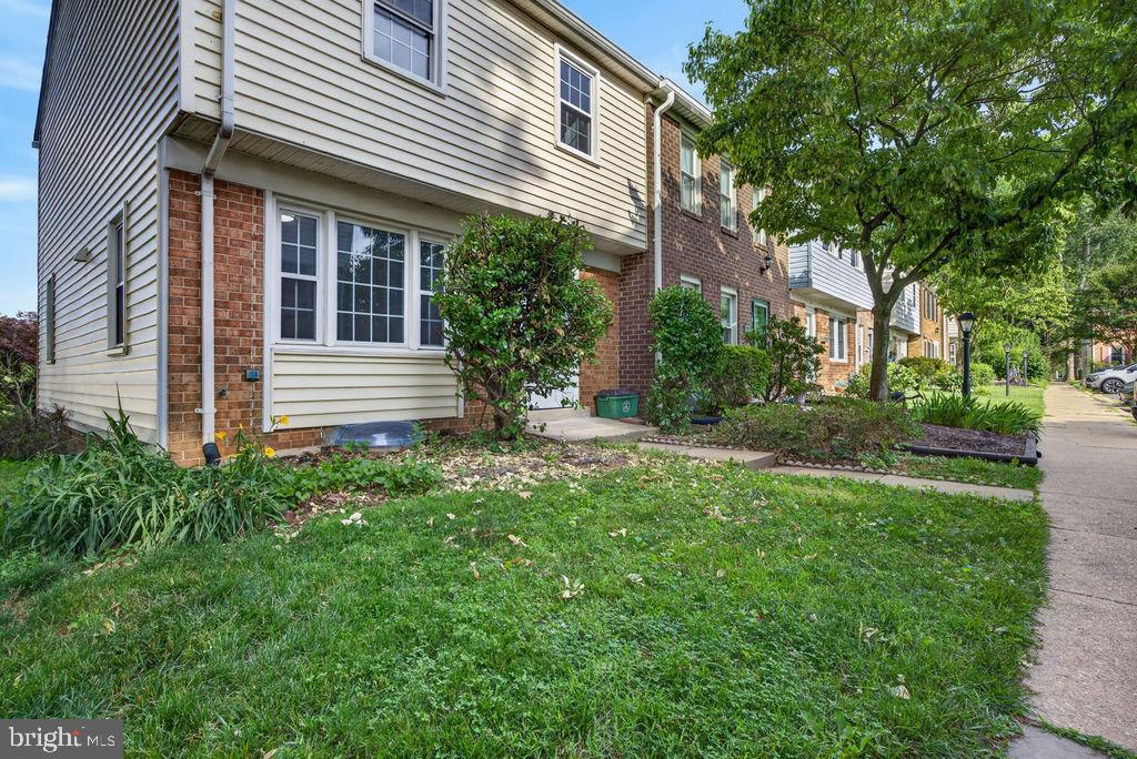 SHADY GROVE VILLAGE - Residential