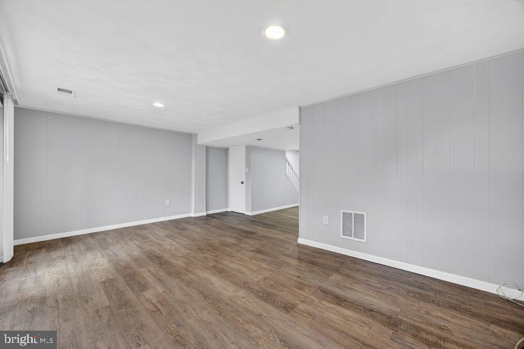 SHADY GROVE VILLAGE - Residential