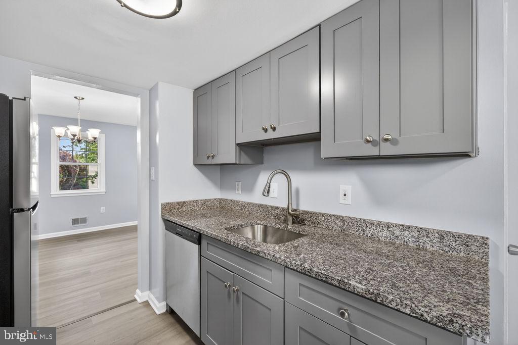 SHADY GROVE VILLAGE - Residential